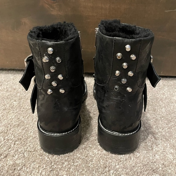 Ross and Snow Women’s Stefana Distressed Black Camo Moto Boots - Picture 4 of 5